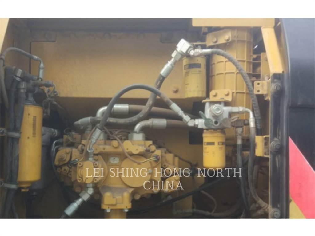 CAT 320D2 Bageri gusjeničari