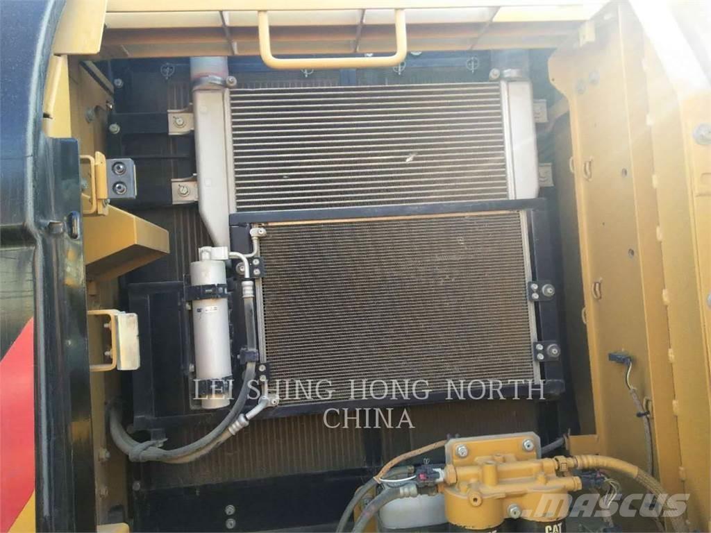 CAT 320D2GC Bageri gusjeničari