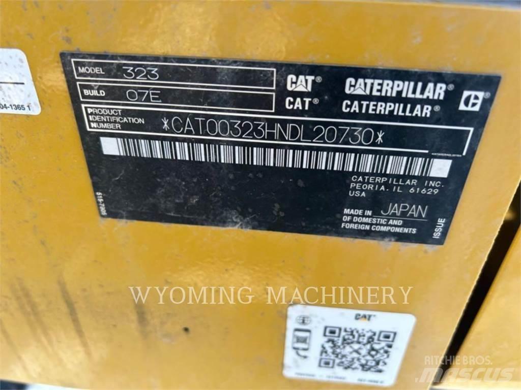 CAT 323 Bageri gusjeničari