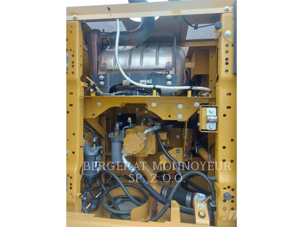 CAT 323 Bageri gusjeničari