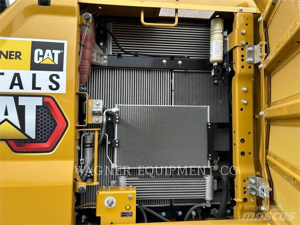 CAT 323 Bageri gusjeničari