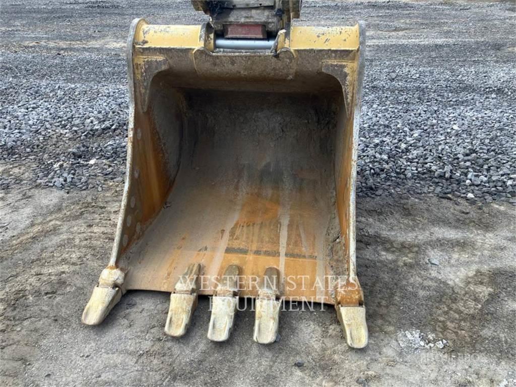 CAT 323 Bageri gusjeničari
