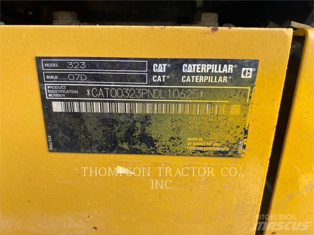 CAT 323 Bageri gusjeničari