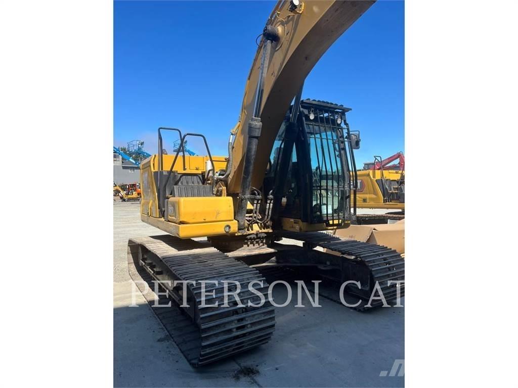 CAT 323 Bageri gusjeničari