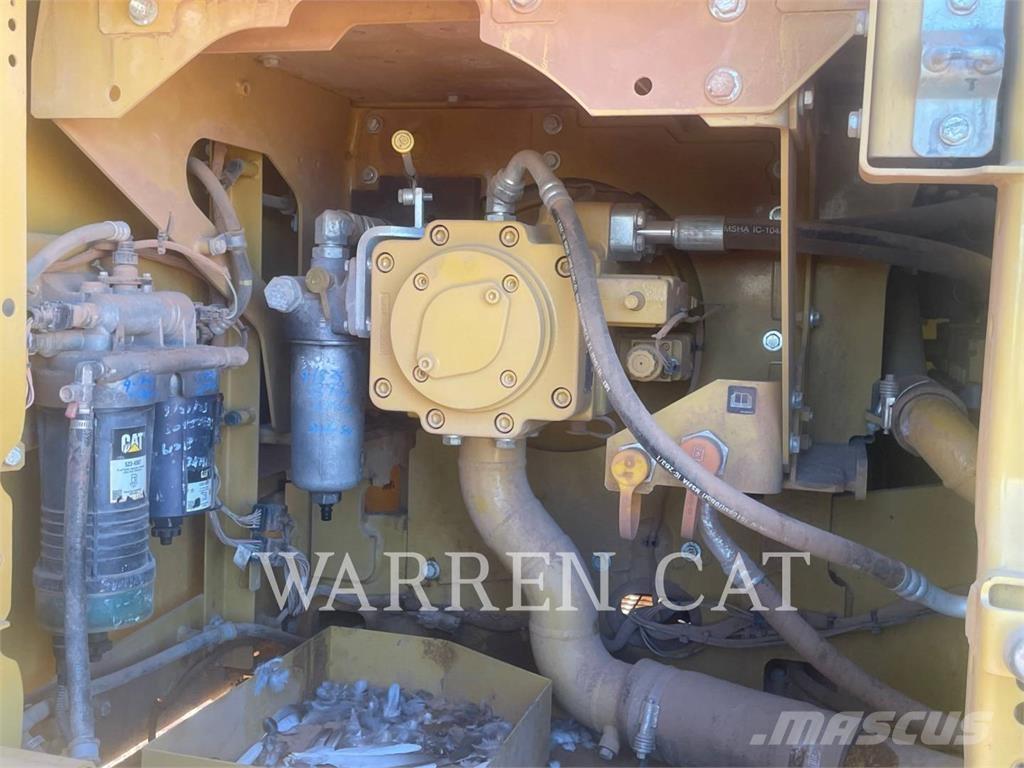 CAT 323 Bageri gusjeničari