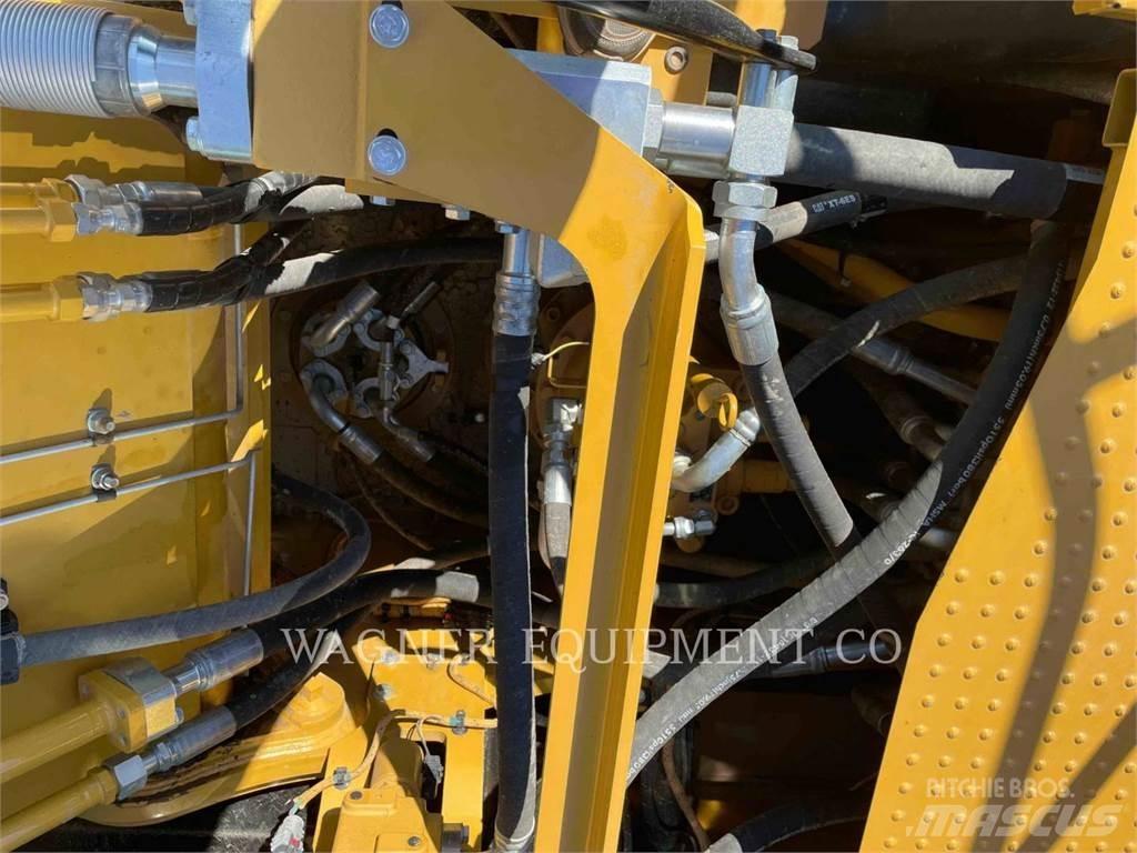 CAT 323 Bageri gusjeničari