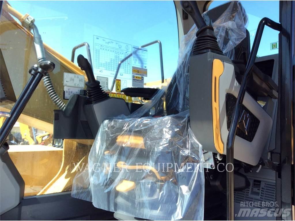 CAT 323 Bageri gusjeničari