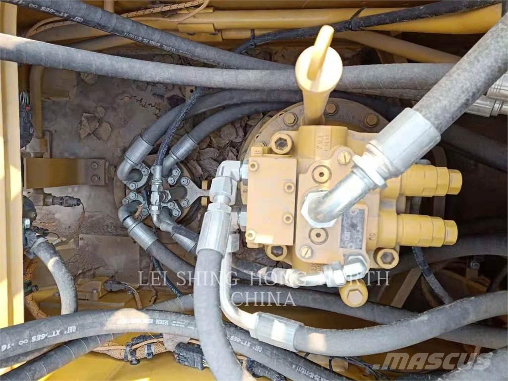 CAT 323-07 Bageri gusjeničari