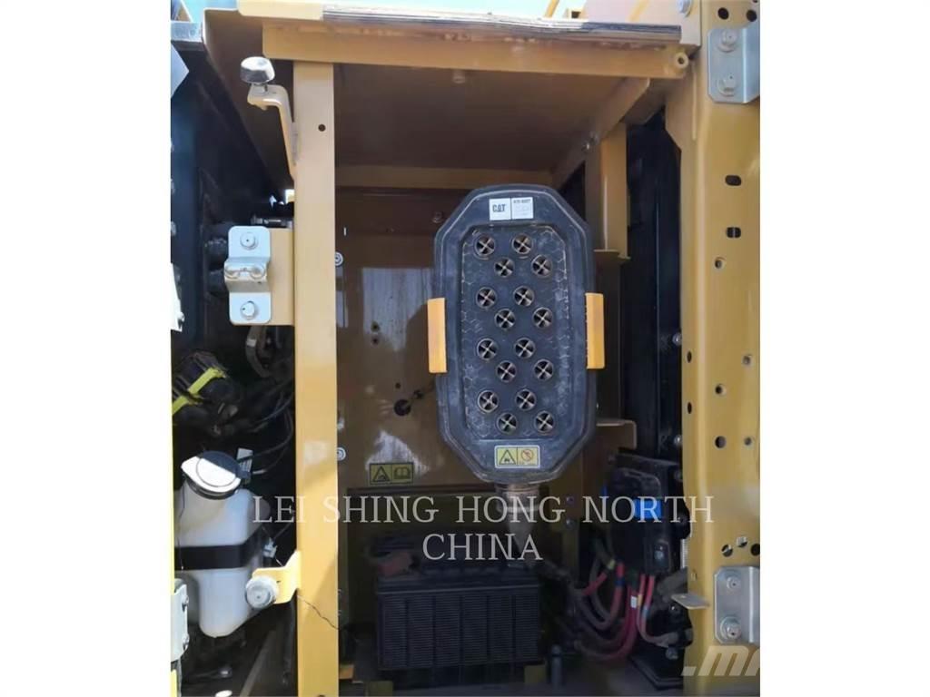 CAT 323-07 Bageri gusjeničari