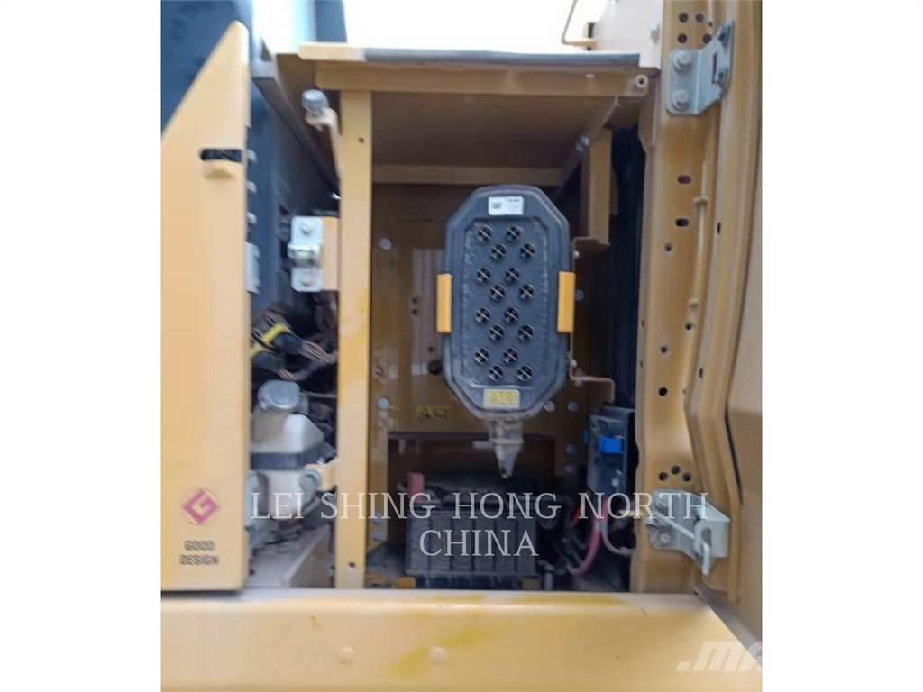 CAT 323-07 Bageri gusjeničari