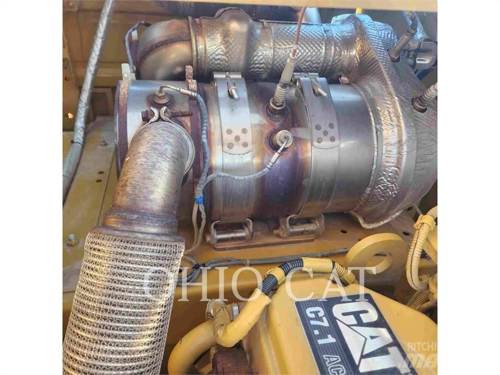 CAT 323 TCS Bageri gusjeničari