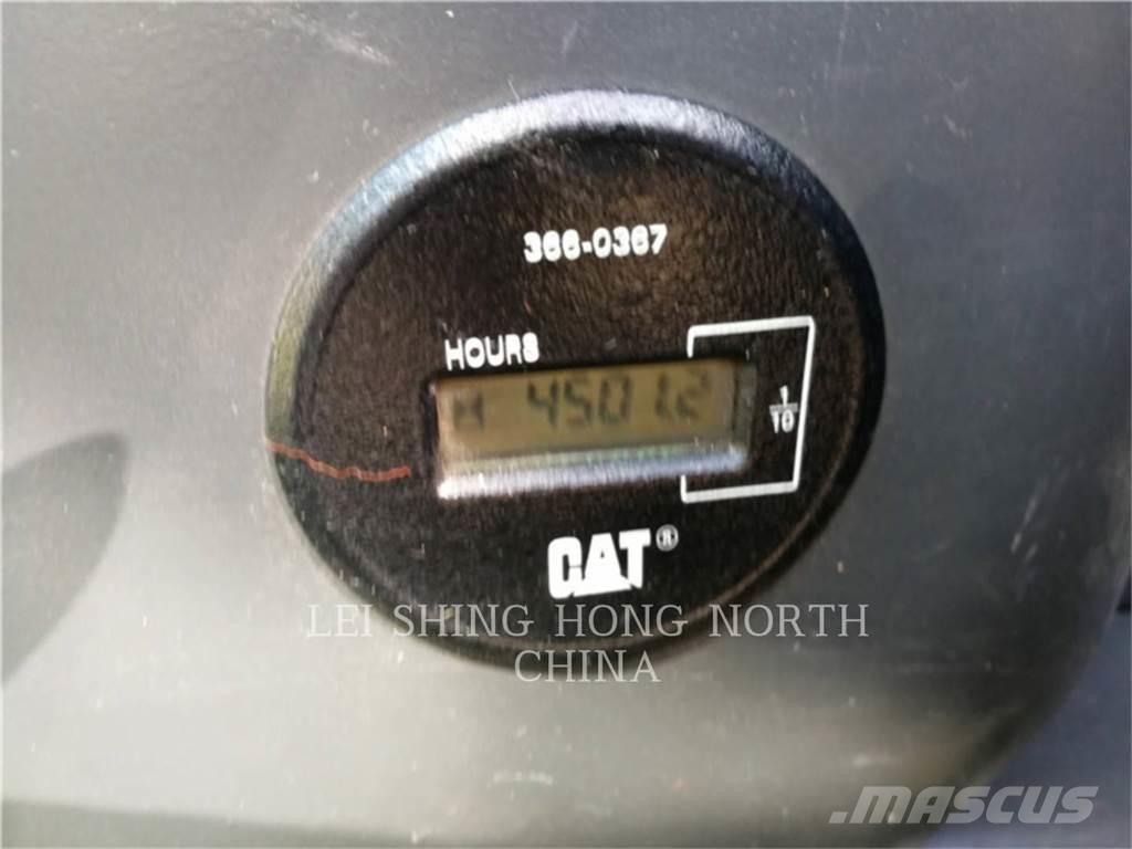 CAT 323D2L Bageri gusjeničari