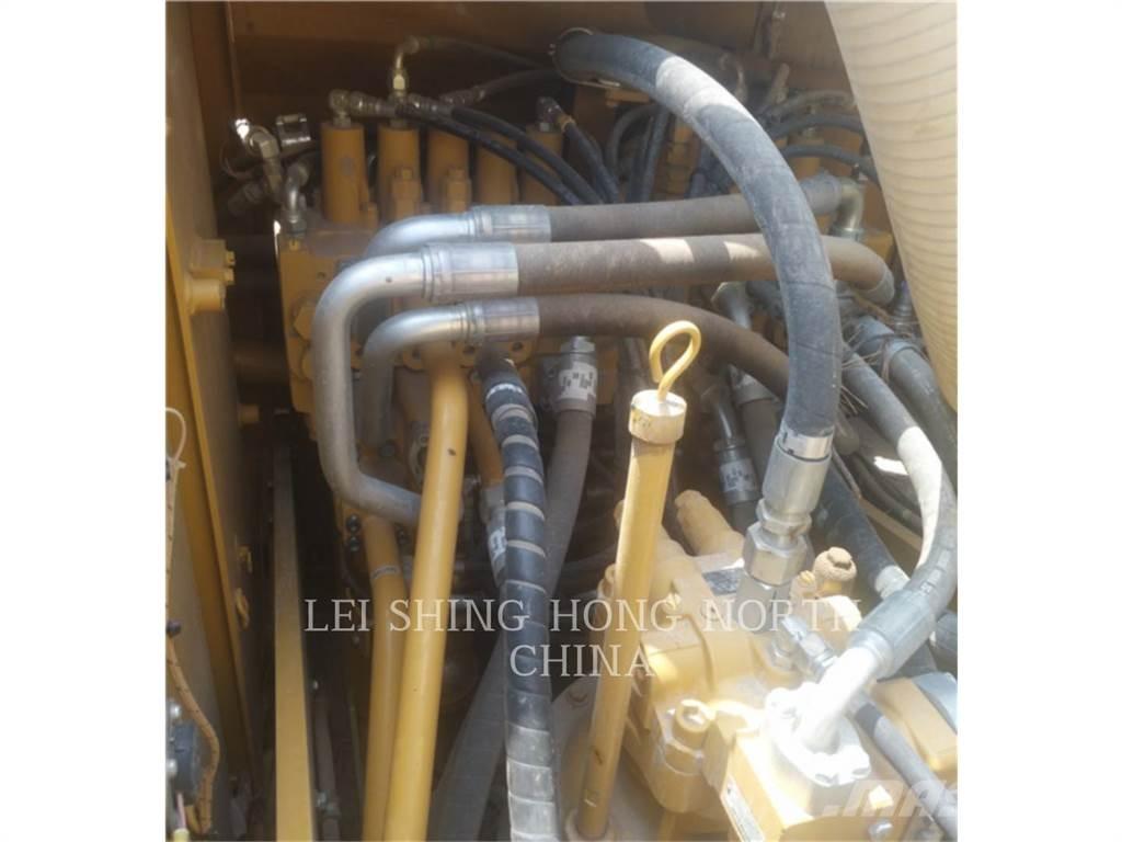 CAT 323D2L Bageri gusjeničari