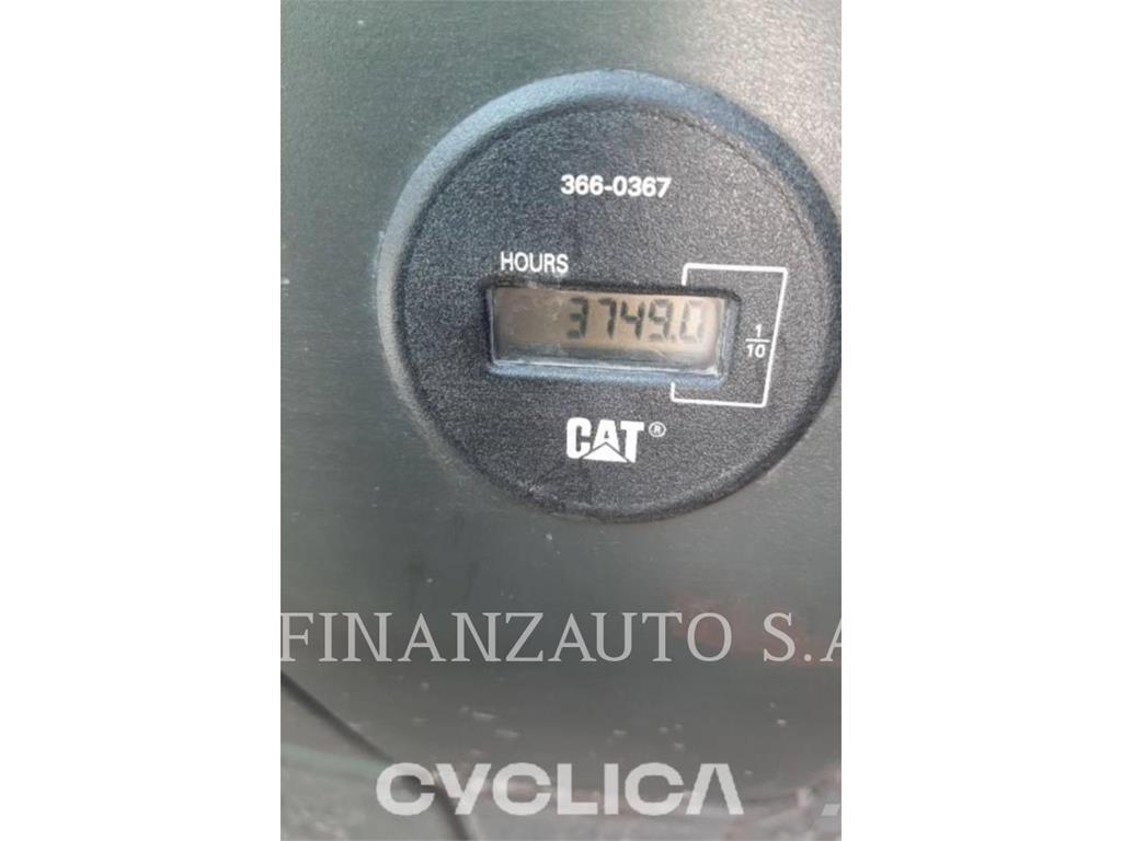 CAT 323DLN Bageri gusjeničari