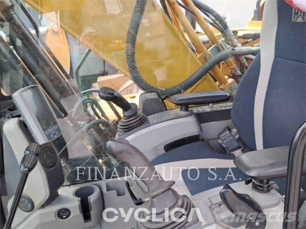 CAT 323F Bageri gusjeničari