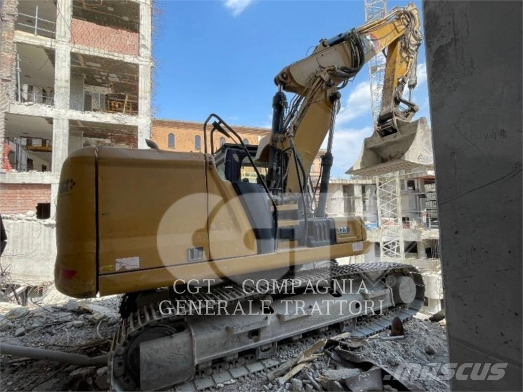 CAT 323LN Bageri gusjeničari