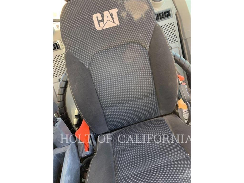 CAT 325 Bageri gusjeničari