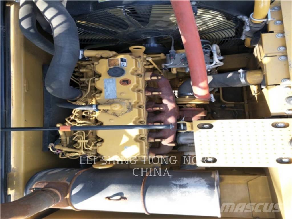 CAT 326D2L Bageri gusjeničari