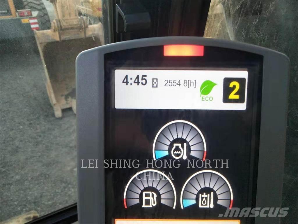 CAT 326D2L Bageri gusjeničari