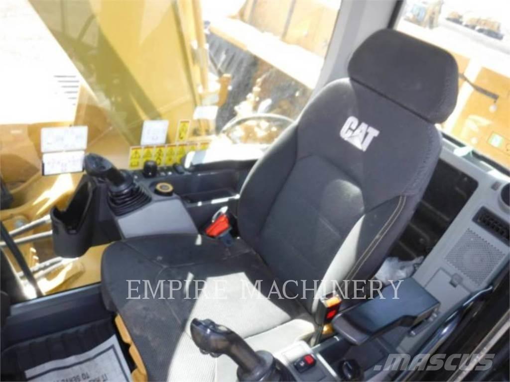 CAT 330-07 Bageri gusjeničari