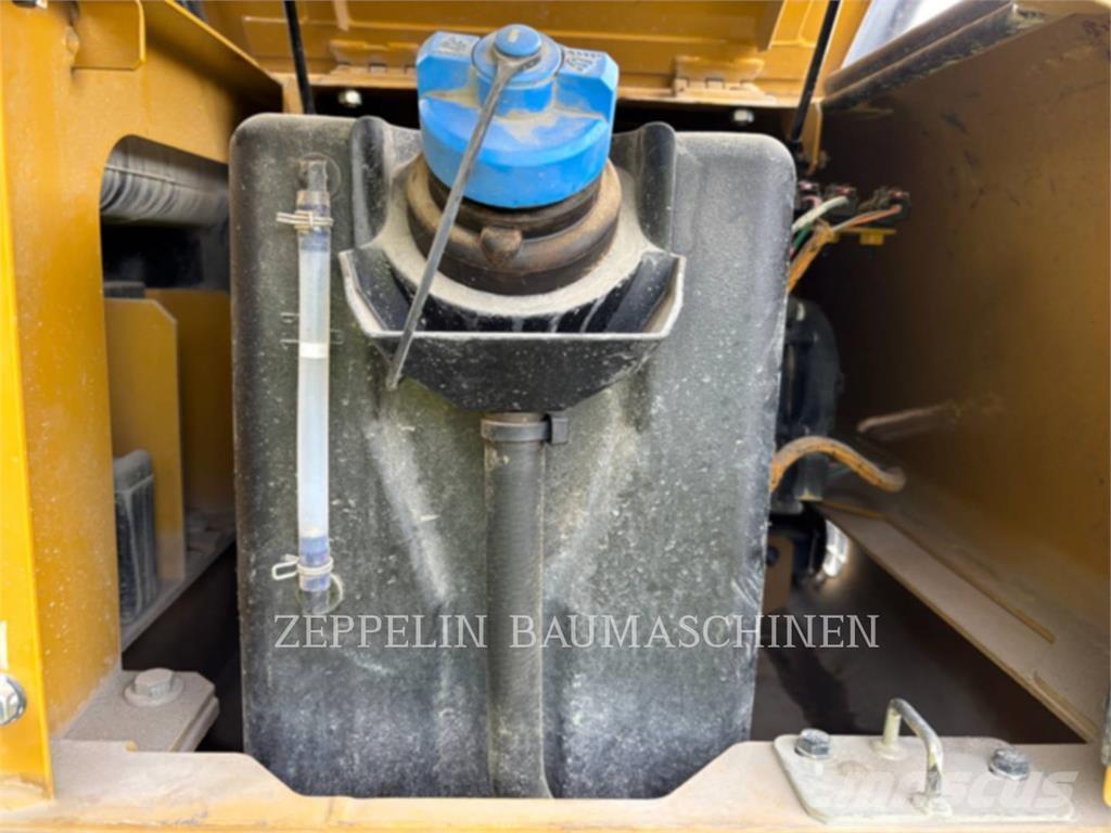 CAT 330-07 Bageri gusjeničari