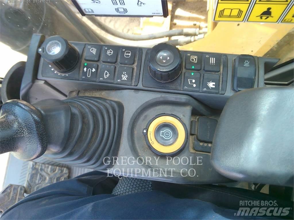 CAT 33007 Bageri gusjeničari