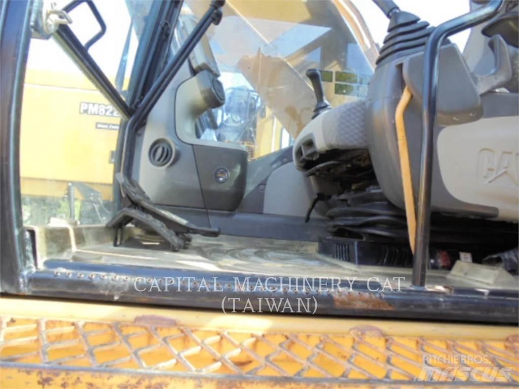 CAT 330D2L Bageri gusjeničari