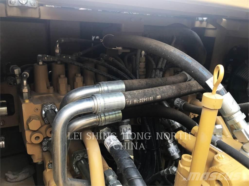 CAT 330D2L Bageri gusjeničari