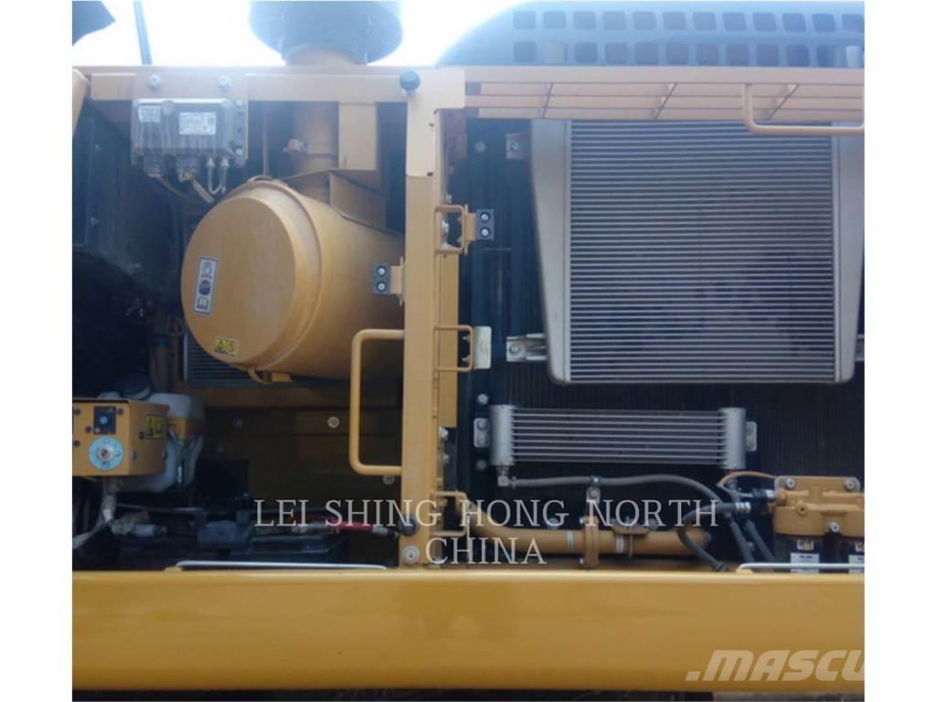 CAT 330D2L Bageri gusjeničari