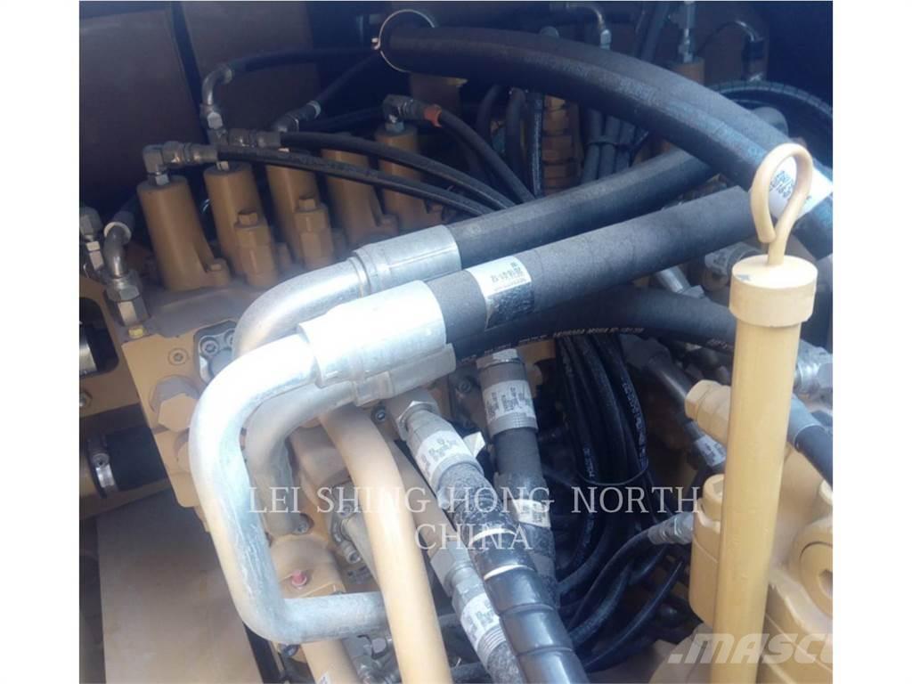 CAT 330D2L Bageri gusjeničari