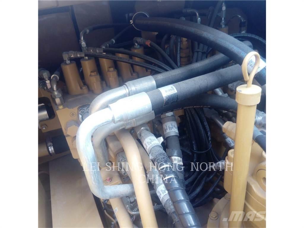 CAT 330D2L Bageri gusjeničari