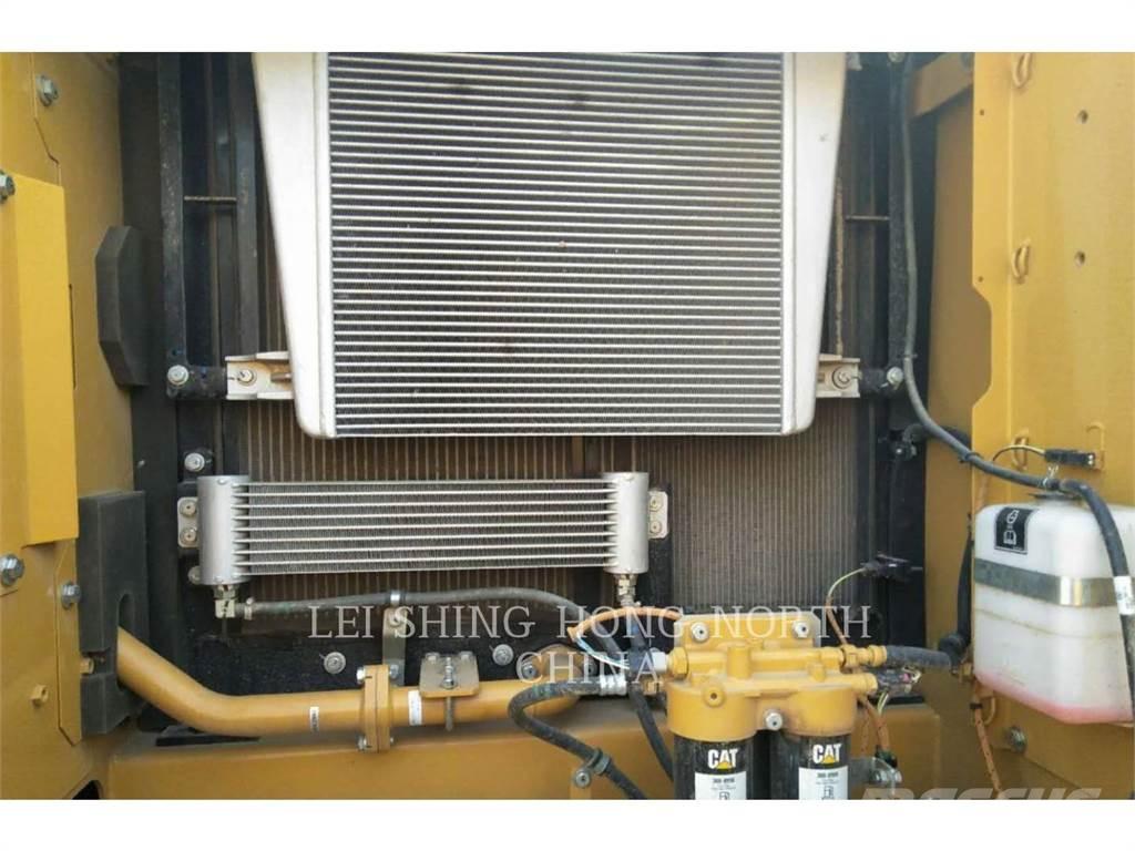 CAT 330D2L Bageri gusjeničari