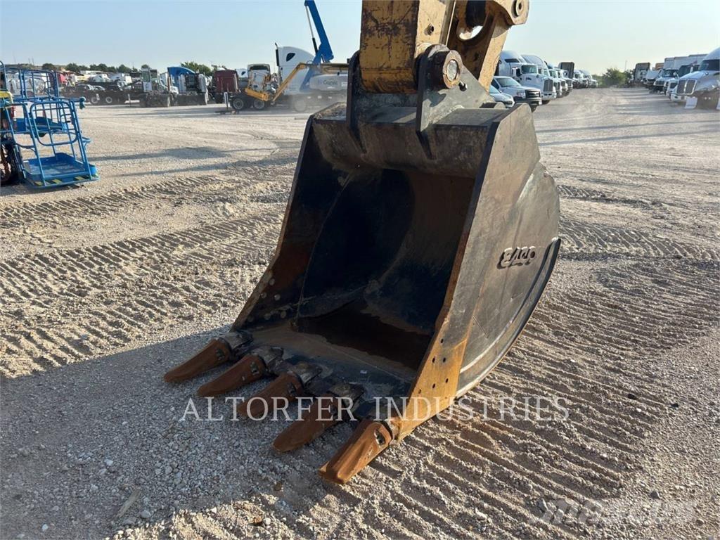 CAT 335F LCR Bageri gusjeničari