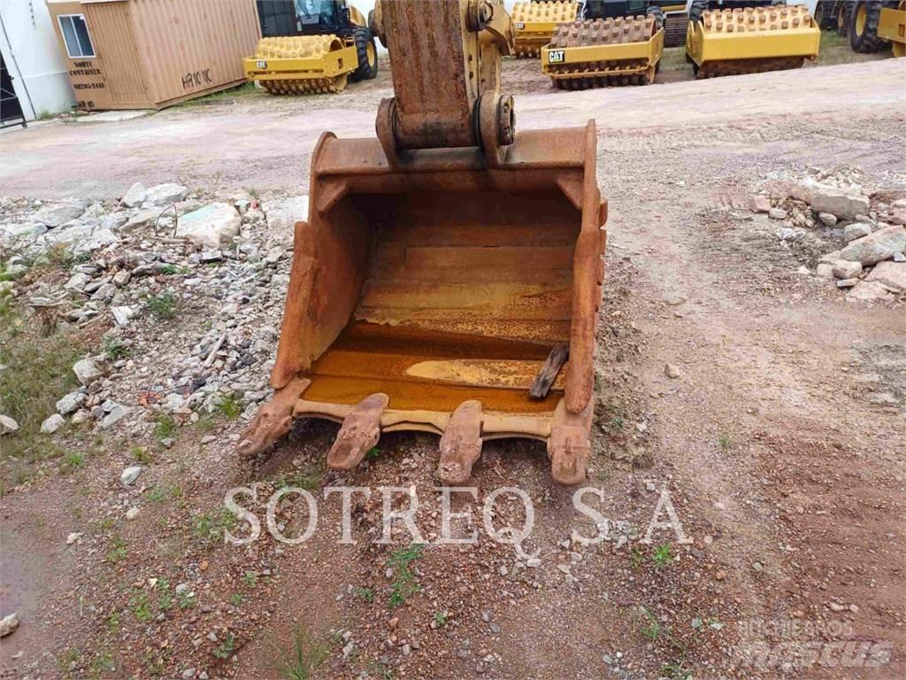CAT 33607 Bageri gusjeničari