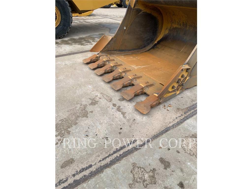 CAT 352-08 Bageri gusjeničari