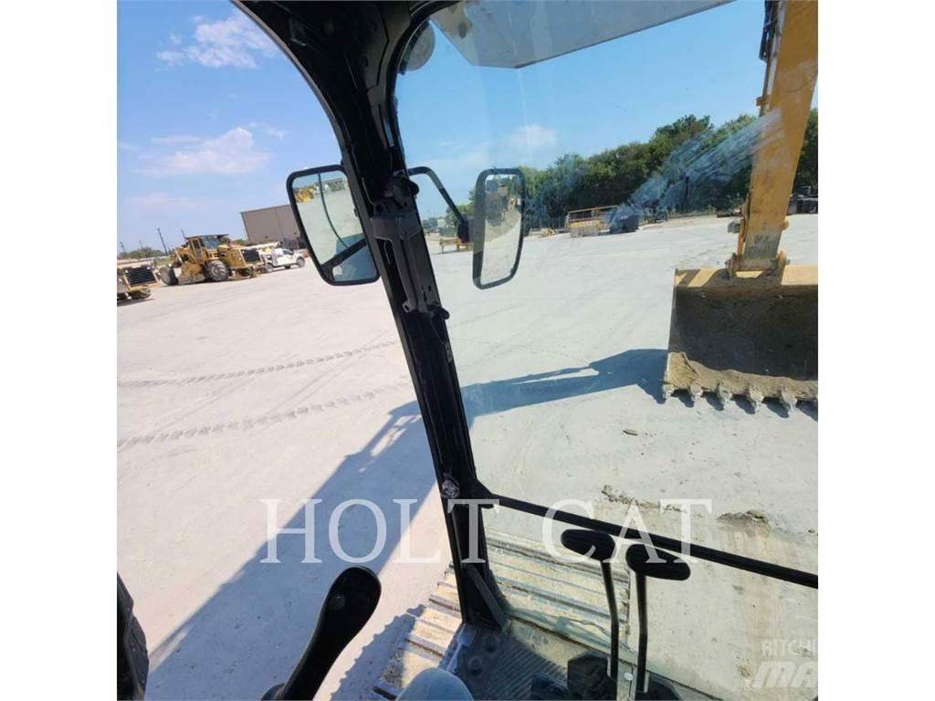 CAT 352 11 Bageri gusjeničari