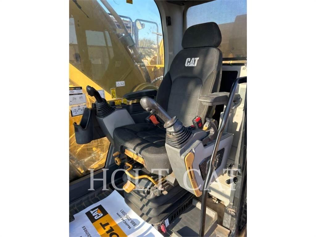 CAT 352 11 Bageri gusjeničari