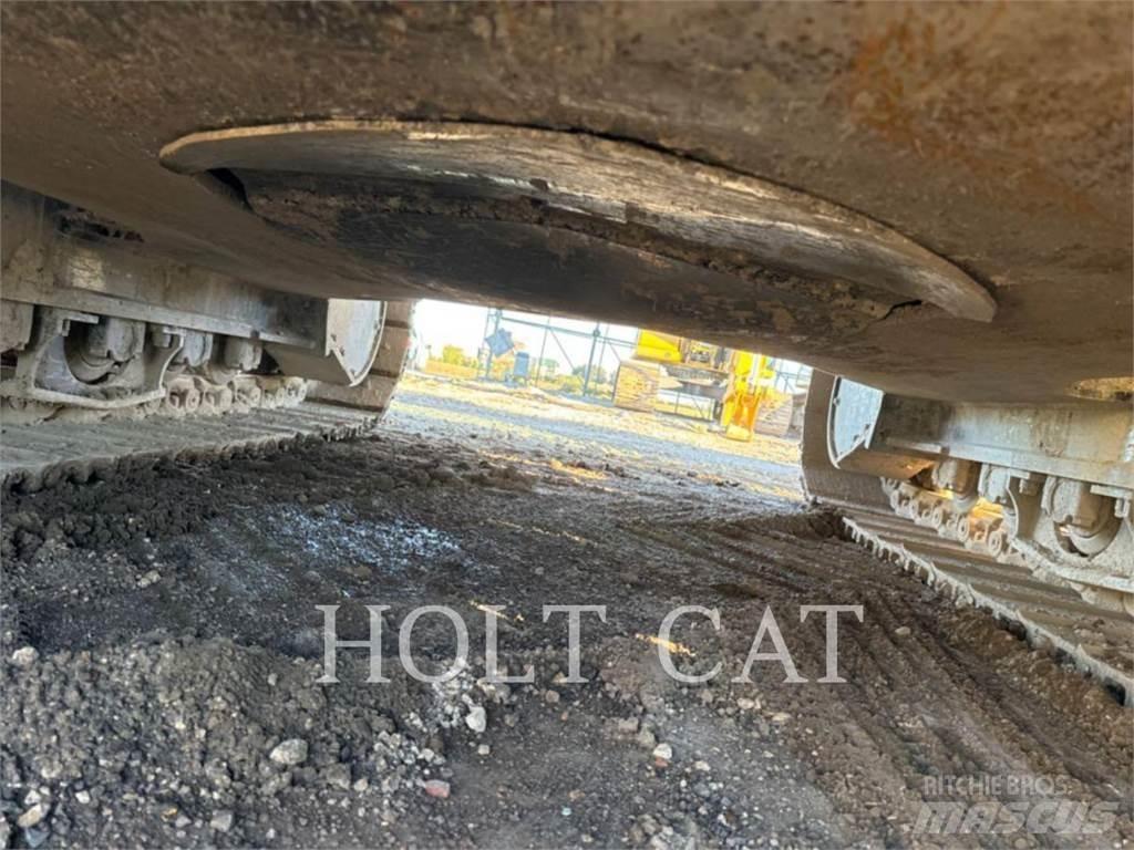 CAT 352 11 Bageri gusjeničari