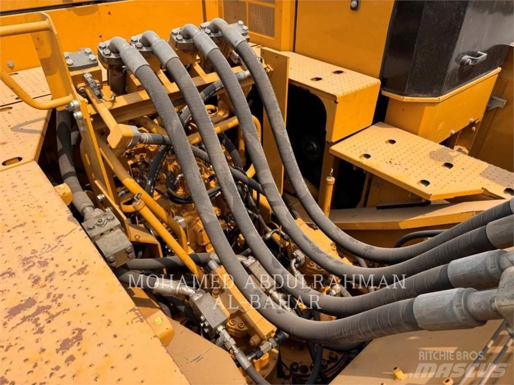 CAT 374 Bageri gusjeničari