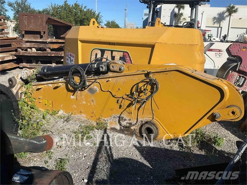 CAT 374 QZ1 Bageri gusjeničari