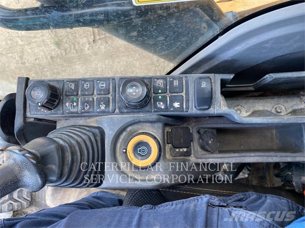 CAT 37407 Bageri gusjeničari