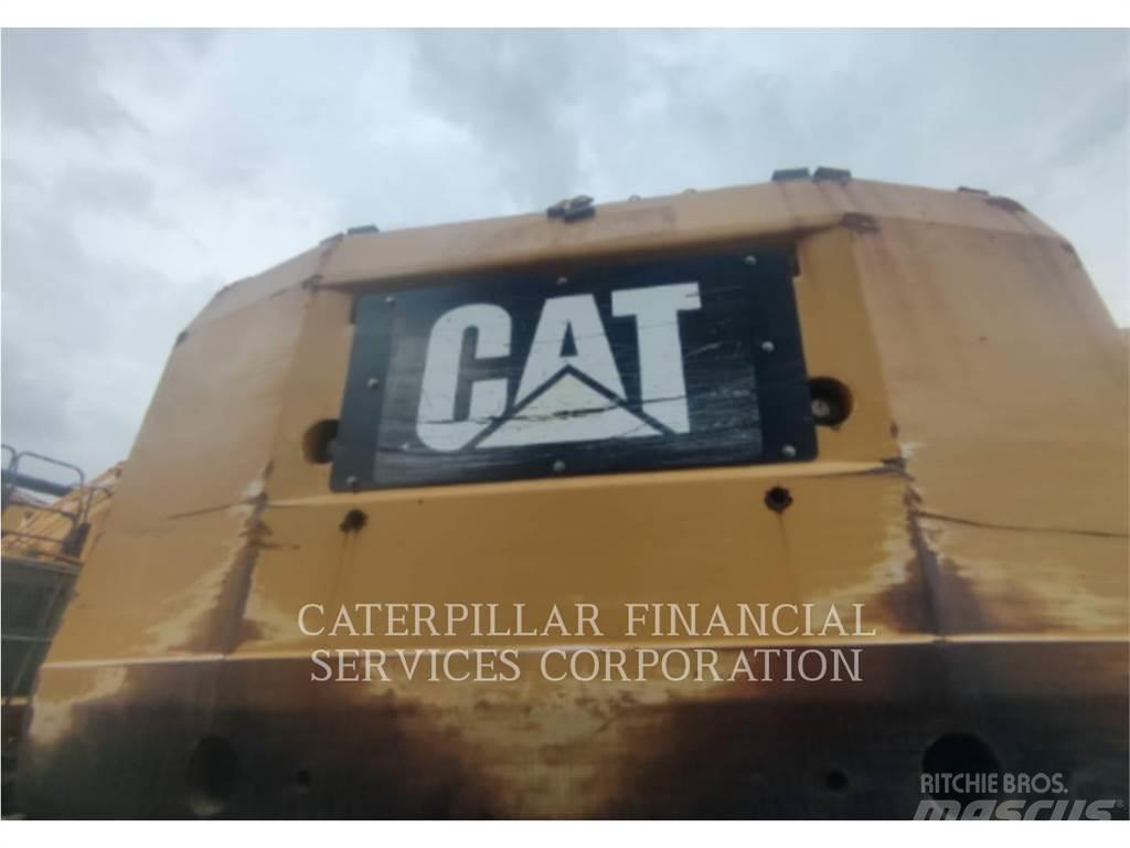 CAT 390F Bageri gusjeničari