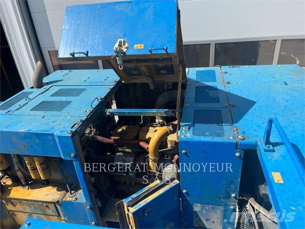 CAT 390F Bageri gusjeničari