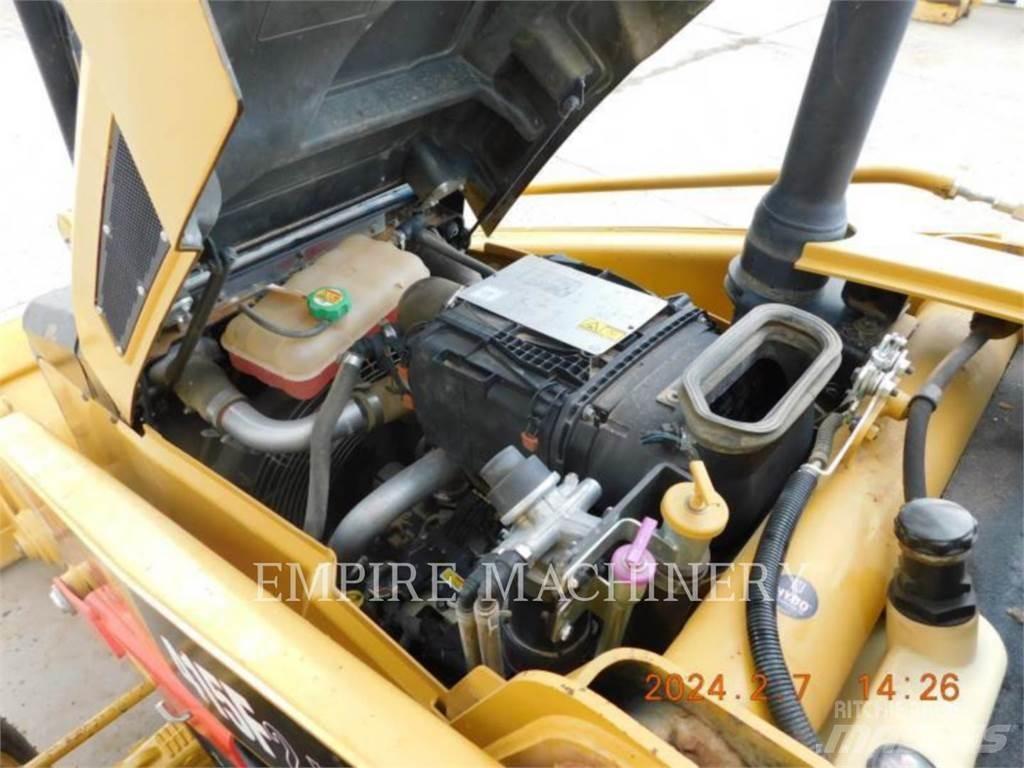 CAT 415F2 IL Utovarivači na kotačima