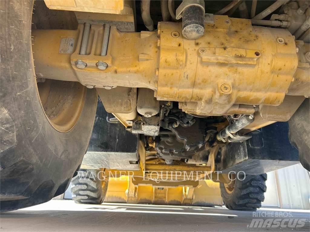 CAT 420F2 4WDE Utovarni rovokopači