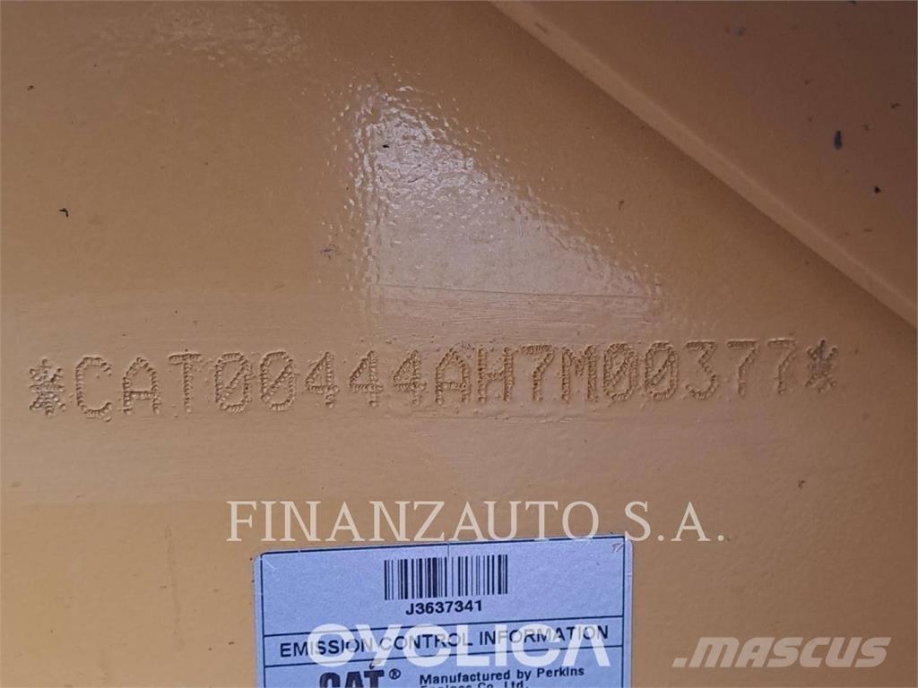 CAT 444 TRINITYB V Utovarni rovokopači