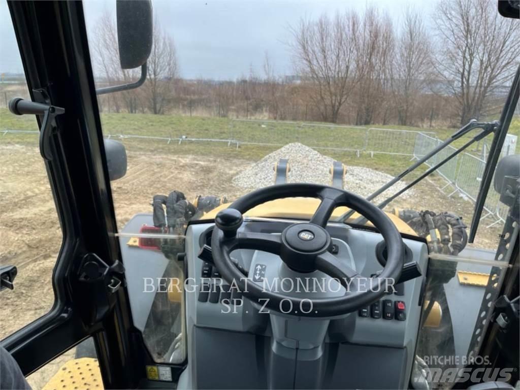 CAT 444F2 Utovarni rovokopači