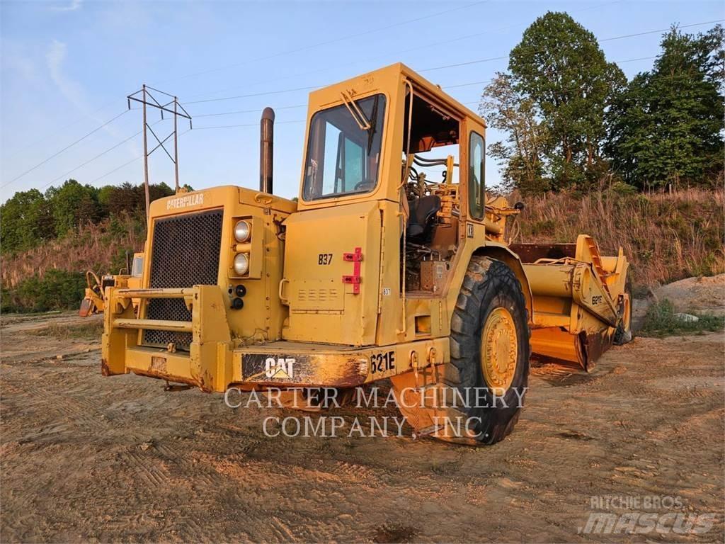CAT 621E Strugači