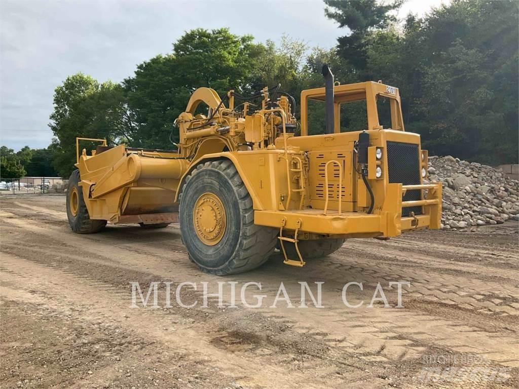CAT 621E Strugači
