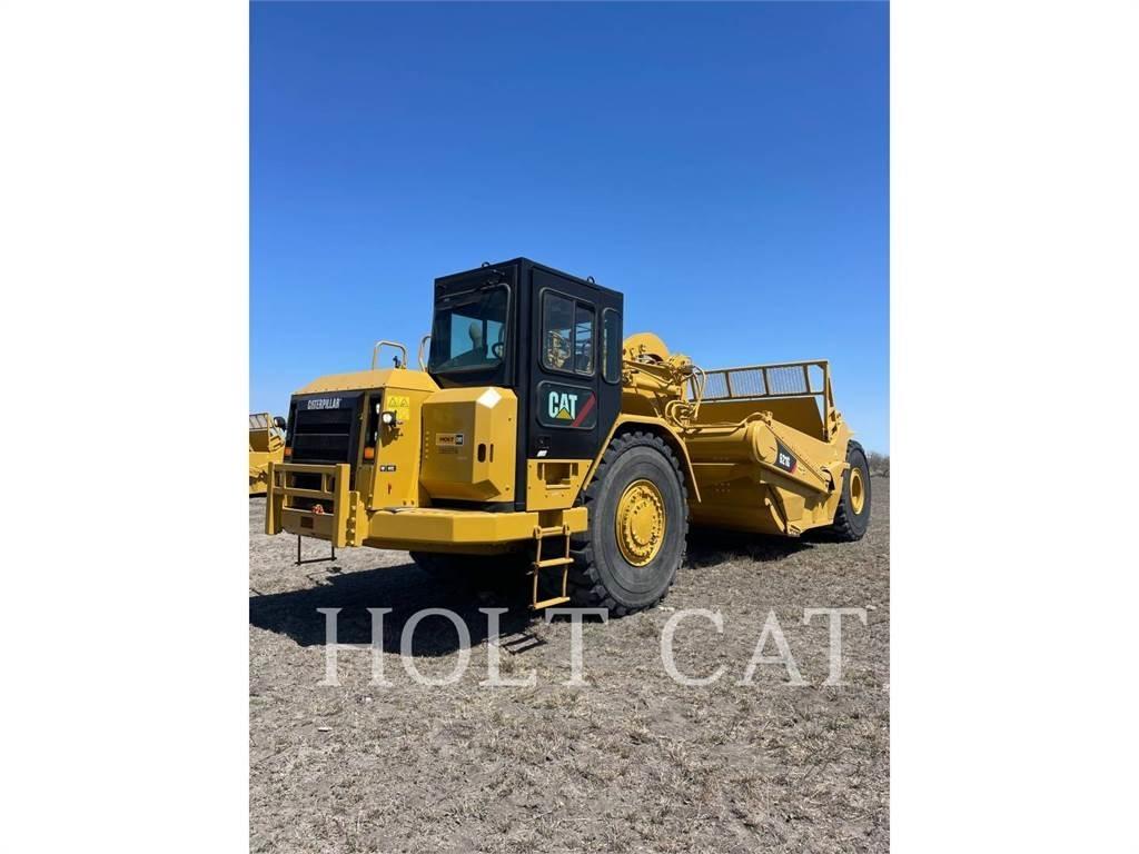 CAT 621G Strugači